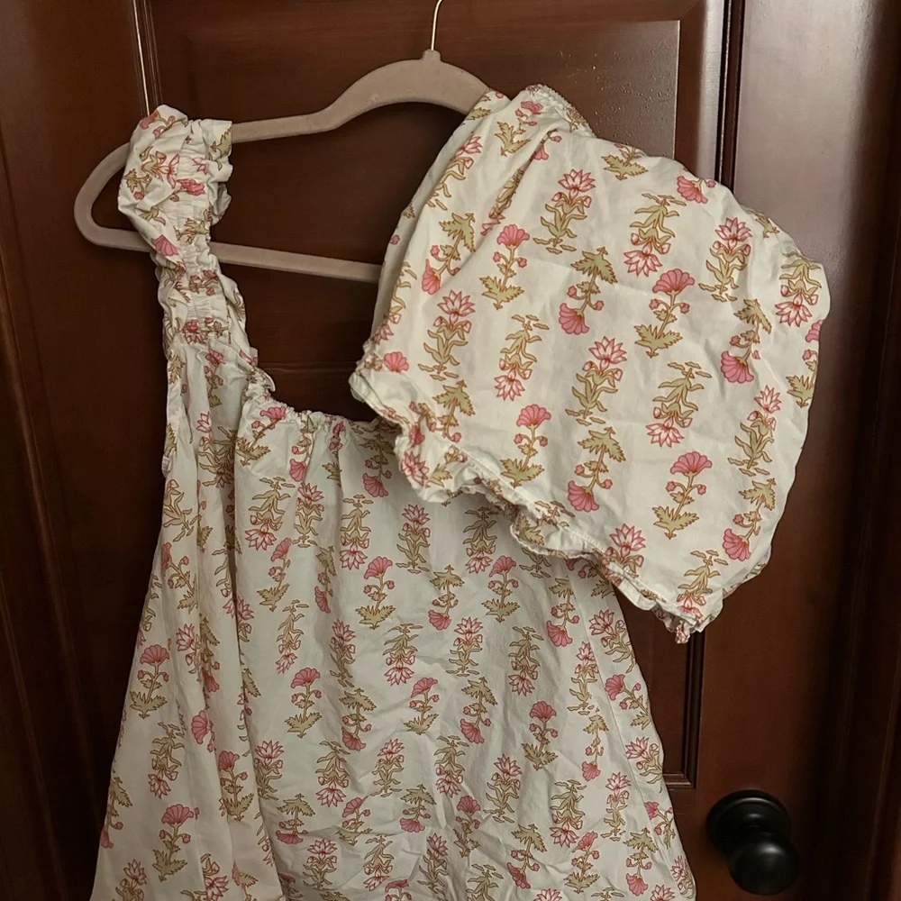 Nicolette - Picture 2 of 2